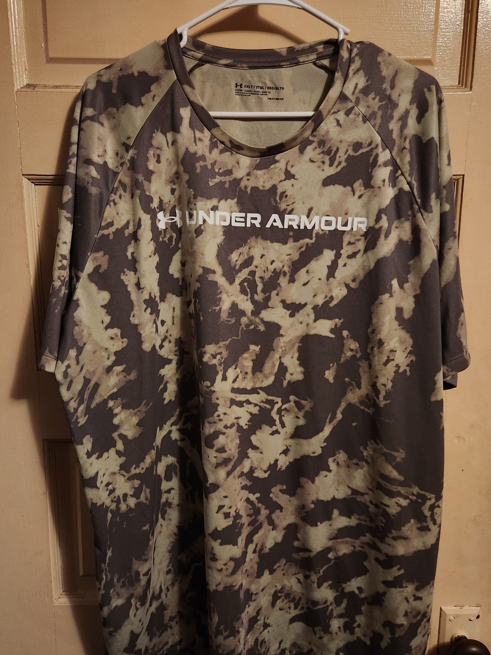 Under Armour Short-Sleeve Camo Performance Tee in Olive and Black